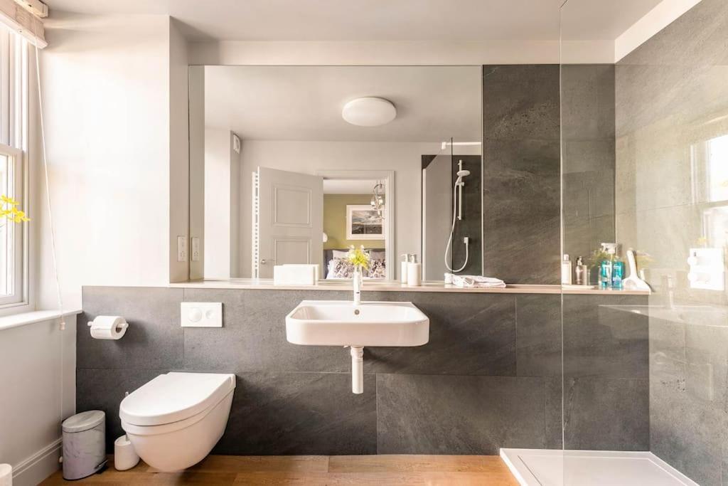 Shamrock, Bowness On Windermere, Superb One Bedroom Apartment With Private Parking المظهر الخارجي الصورة